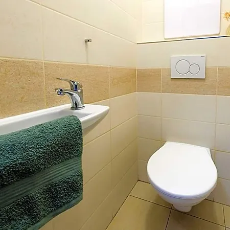 U Nadrazi Hostel *