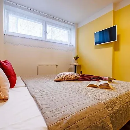 Hostel U Nadrazi *