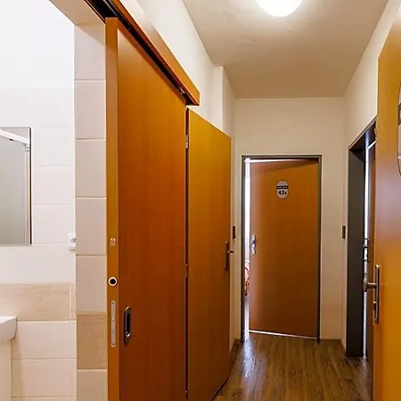 U Nadrazi Hostel *