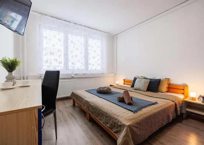 U Nadrazi Hostel *